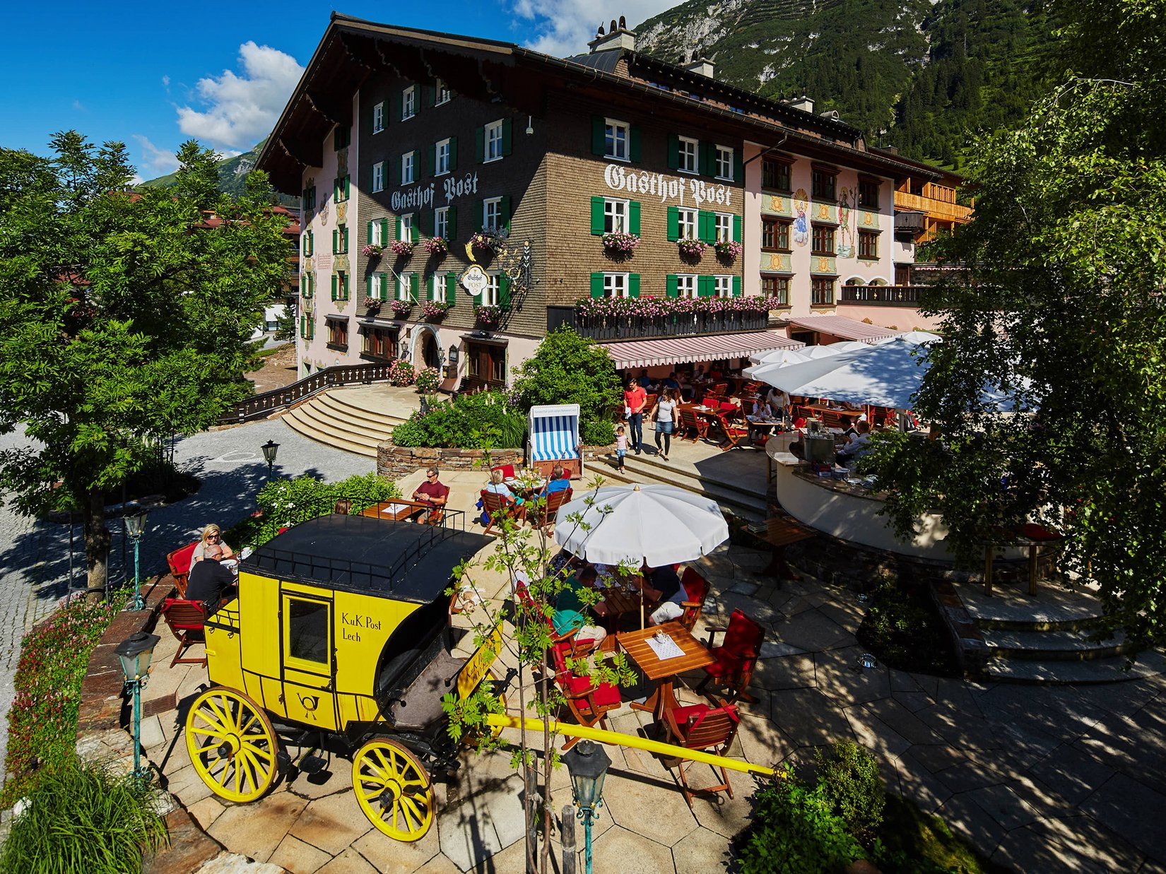 Post Lech Terrasse im Sommer