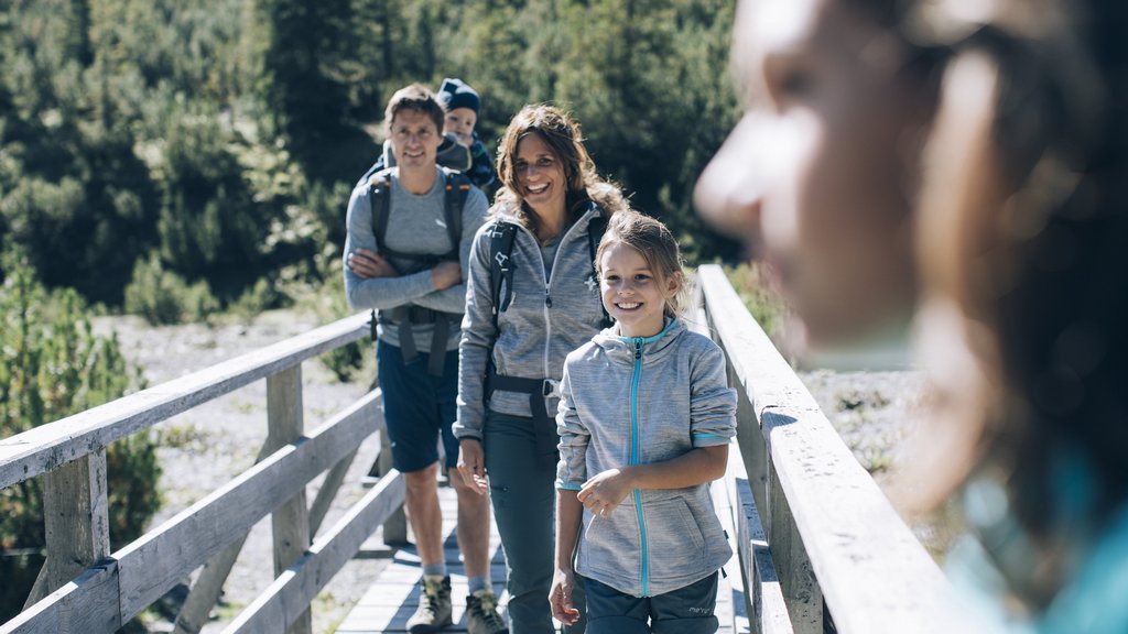Wenn gemeinsame Zeit zum größten Luxus wird Familienabenteuer in Lech